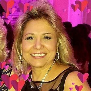 Meet your Posher, Mona